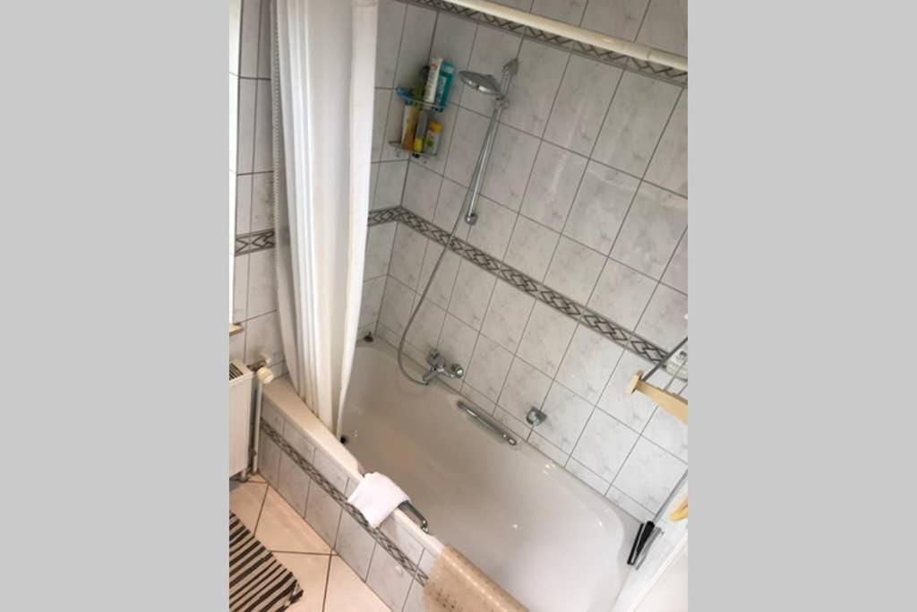 Bahnhofsnahe, Ruhige Und Sonnige 2 Zimmerwohnung Im Dichterviertel Wiesbaden Eksteriør billede