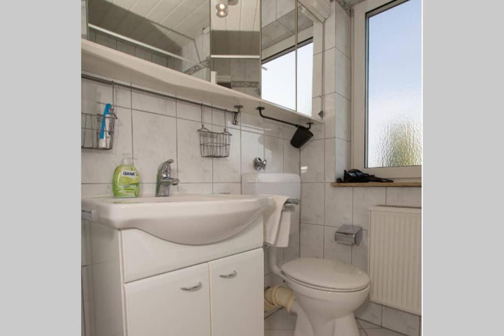 Bahnhofsnahe, Ruhige Und Sonnige 2 Zimmerwohnung Im Dichterviertel Wiesbaden Eksteriør billede